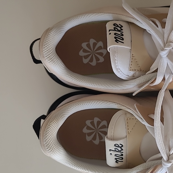 Nike Air Max Pre Day Sneaker - Picture 4 of 7